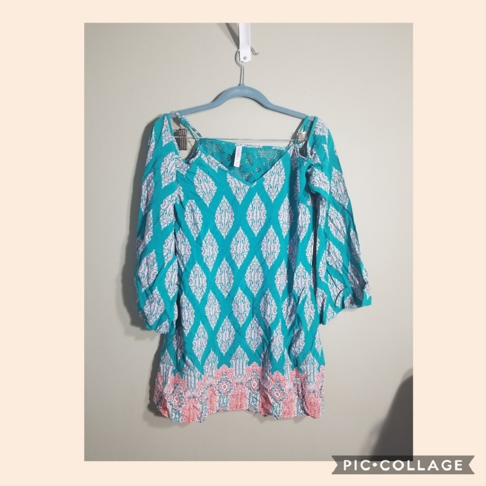 Xhilaration cold shoulder boho tunic size M